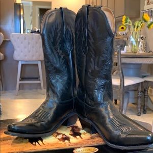 Like New black cowboy boots